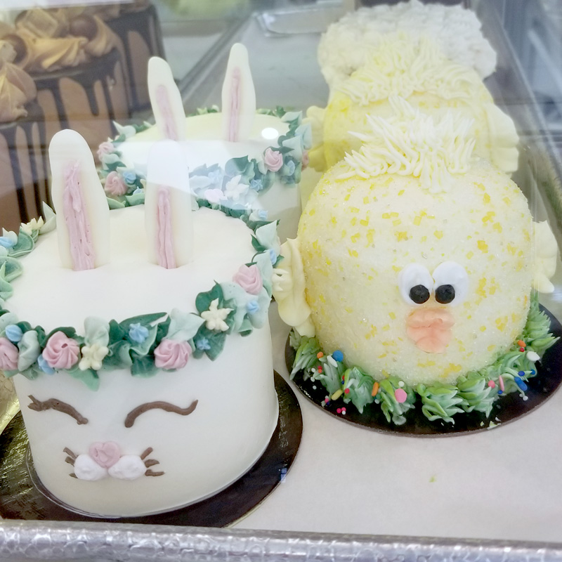 Easter Themed Mini Cakes