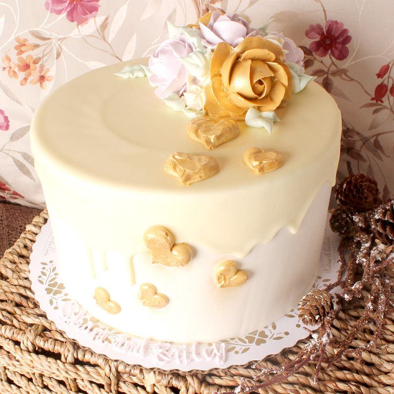 Golden Love Cake