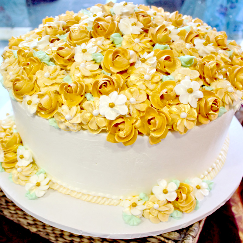 Bed Of Gold Roses Flower Top Cake